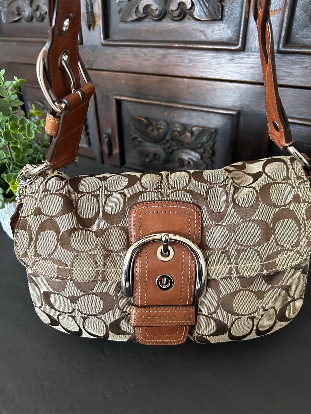 Vintage Y2K Coach SoHo Signature Pockets Flap
Braided Strap Brown Shoulder - Picture 8 of 17